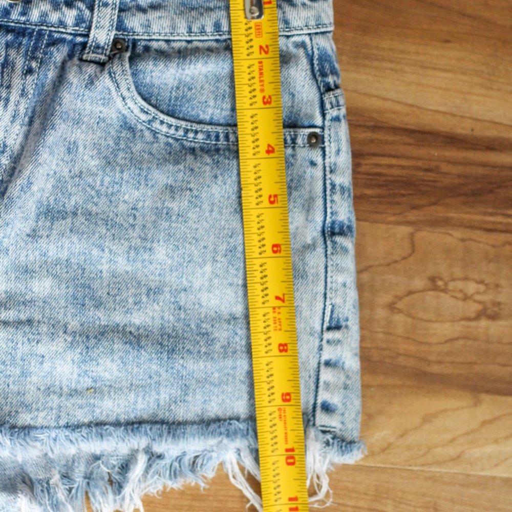 BDG High Rise Jean Shorts - Picture 5 of 5